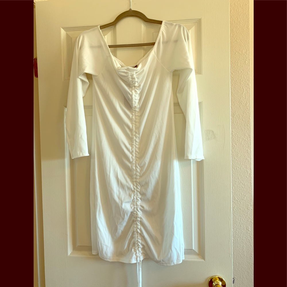 Off the shoulder body con dress!